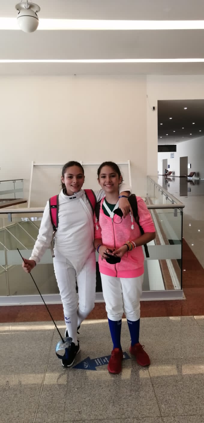 Hacen las hermanas Leal Morales segundo y quinto lugar en campeonato nacional de esgrima.