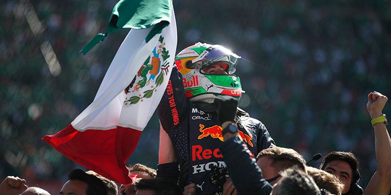 Checo Pérez se queda con el 3º lugar en el GP de México