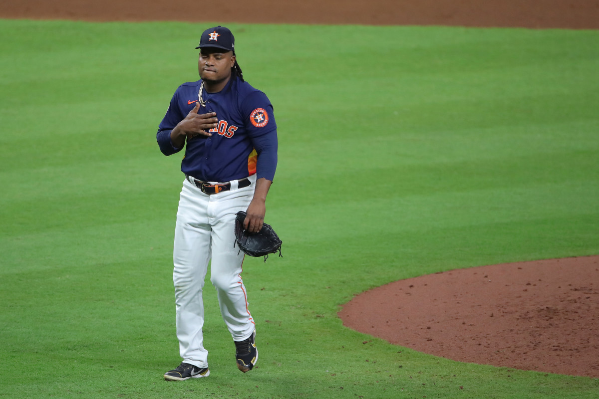 Framber Valdez niega el uso de sustancias pegajosas en Juego 2 de la Serie Mundial