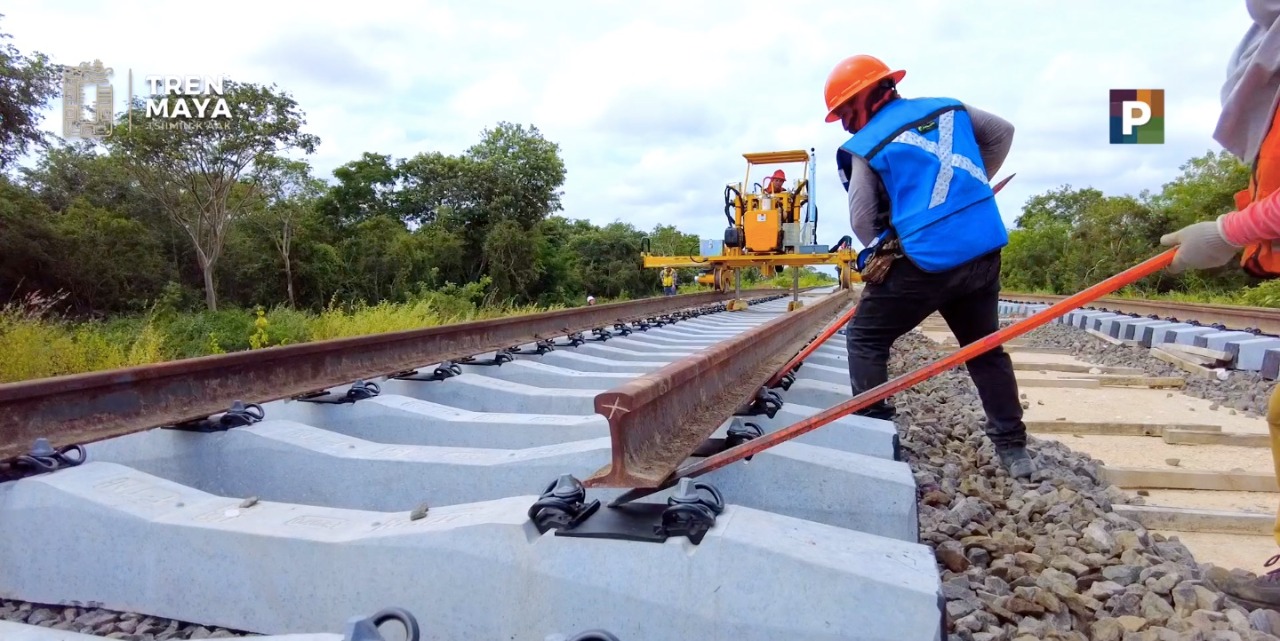 Avanza construcción de andenes de la estación Izamal en Tren Maya