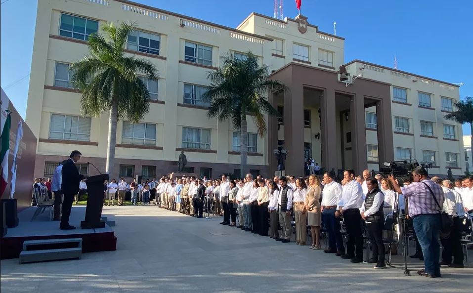 Guardan minuto de silencio en memoria de militares fallecidos en accidente en Tamaulipas