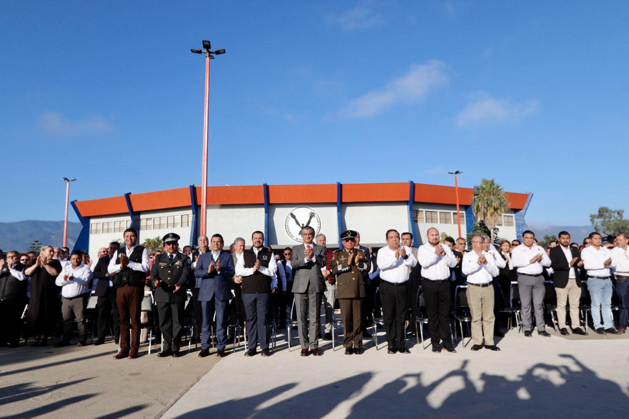 Acompaña Gobernador a universitarios en el 72 aniversario de la UAT.