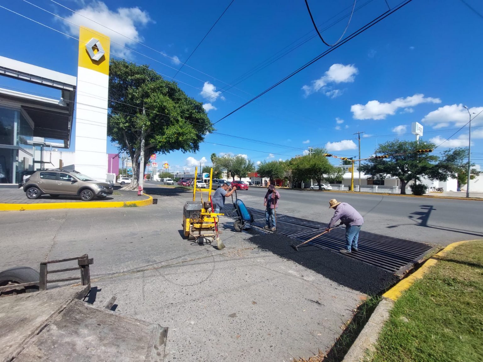 Gobierno de Victoria continúa con mantenimiento de vialidades en la ciudad
