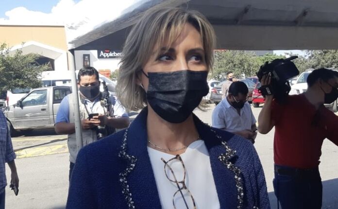 Pilar Gómez renuncia a notaría