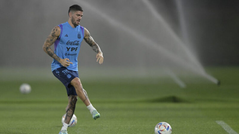¡Posible ausencia! Rodrigo de Paul, de Argentina, sufrió un desgarre y podría perderse lo que resta de Qatar 2022