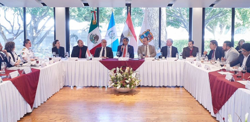 Asiste Américo Villarreal Anaya a reunión con embajadores de Egipto y Guatemala