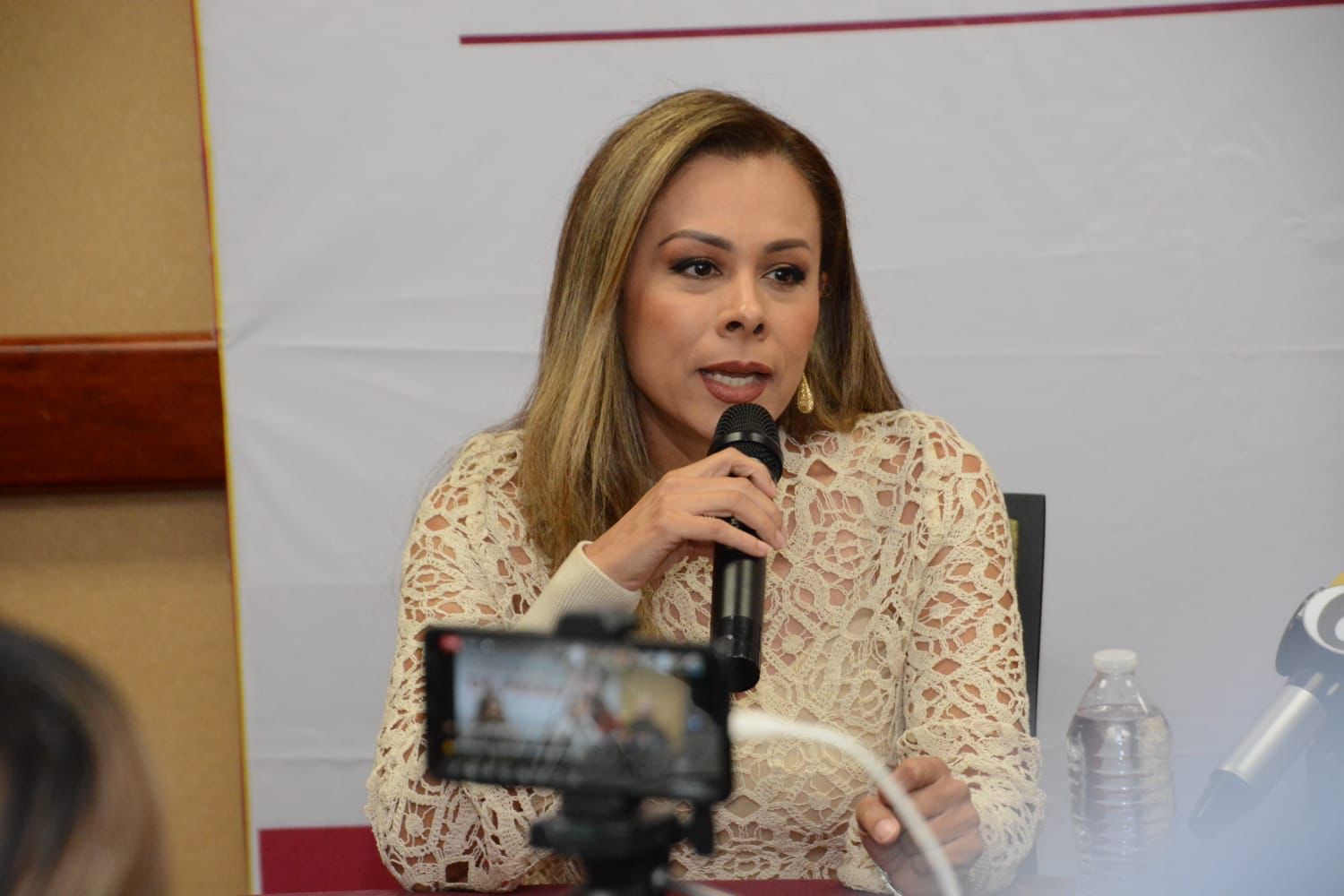 Américo Villarreal Anaya firma renuncia de 26 notarios en el estado