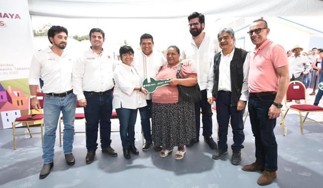 Entrega Sedatu y Conavi viviendas del Plan Integral de Desarrollo del Tren Maya en Emiliano Zapata, Tabasco