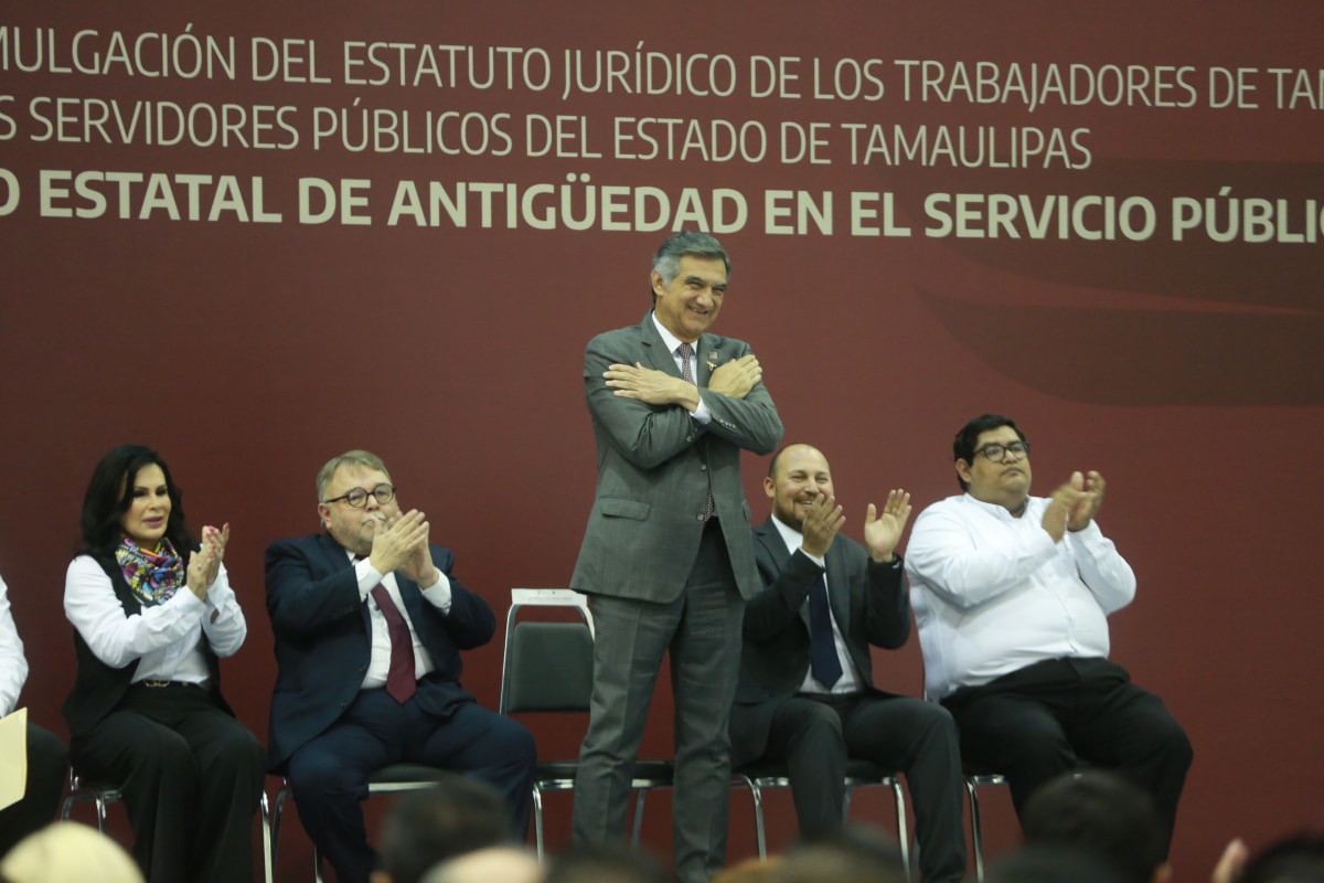 Américo Villarreal dignifica salario de  trabajadores del estado