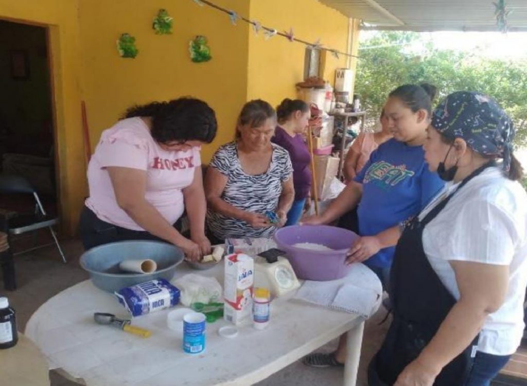 Capacita Gobierno de Victoria a mujeres emprendedoras del área rural