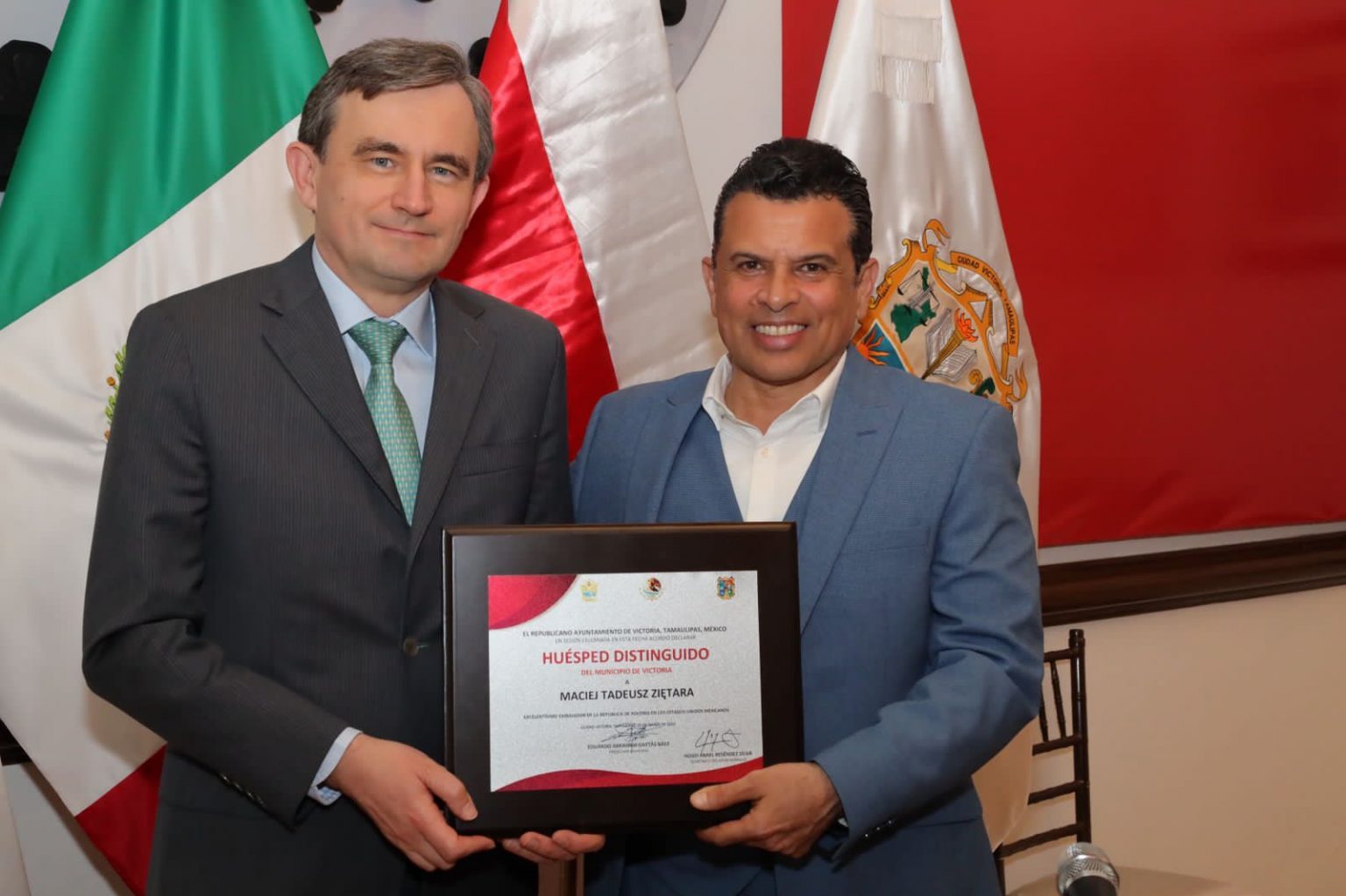Embajador de Polonia es declarado huésped distinguido en Victoria