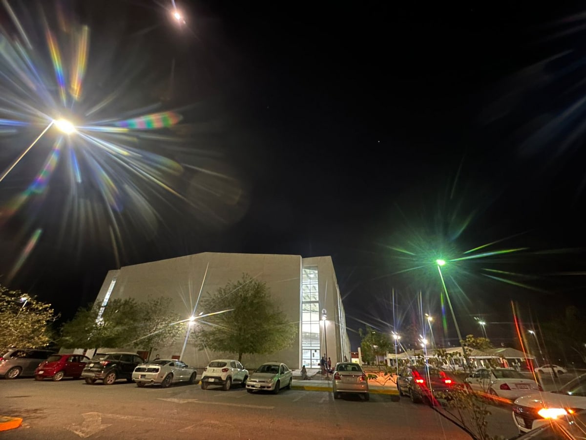 Iluminan el Polideportivo “Ing. Américo Villarreal Guerra”
