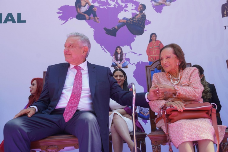 La Cuarta Transformación es feminista, afirma López Obrador en Día Internacional de las Mujeres