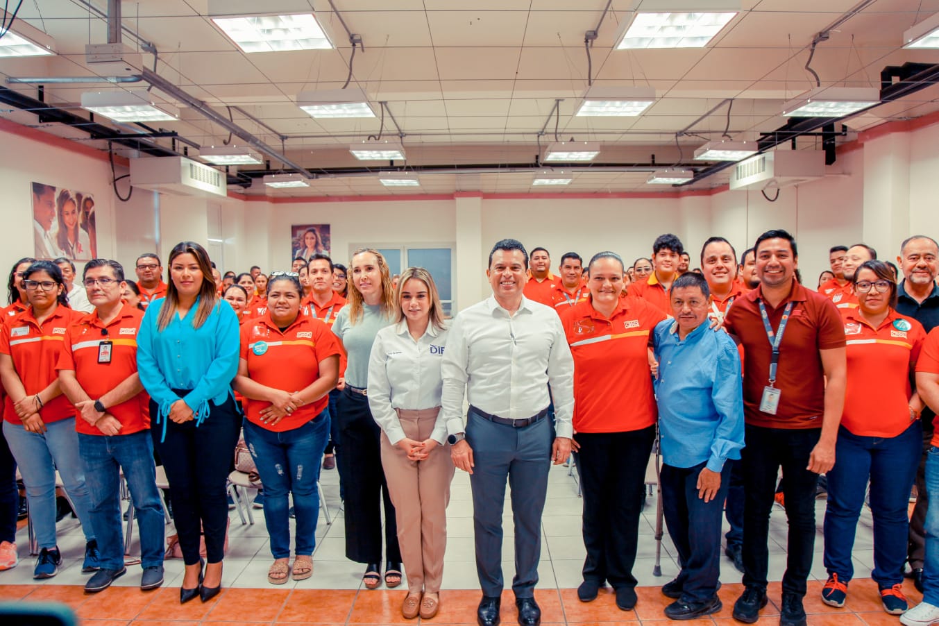 Hacen equipo DIF y empresa OXXO por un mundo inclusivo.
