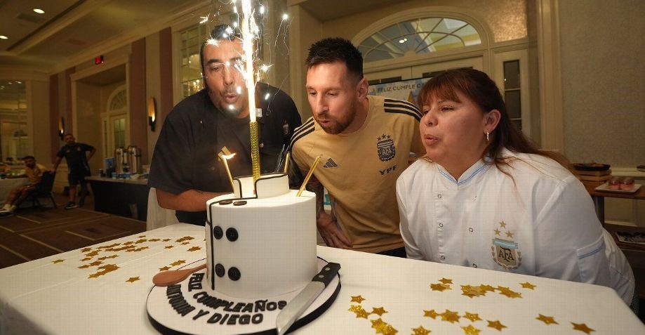 Fans festejan a Messi por su cumpleaños
