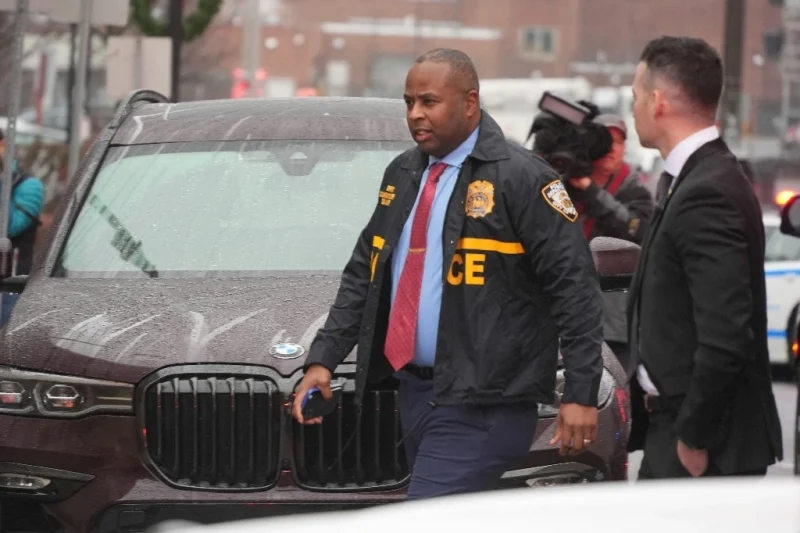 Detienen a sospechoso de asesinato en NY del CEO de UnitedHealthcare