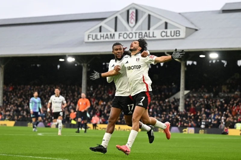 Jiménez anota y está a un gol de la marca de Chicharito Hernández