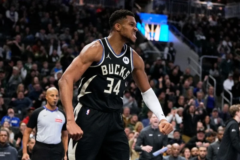 Milwaukee y Oklahoma avanzan a las semifinales de la Copa NBA