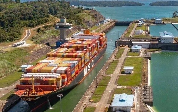 El canal «seguirá» en manos de Panamá, responde secretario de la OMI a Trump