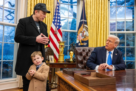 Donald Trump expande los poderes de Elon Musk para desmantelar la administración