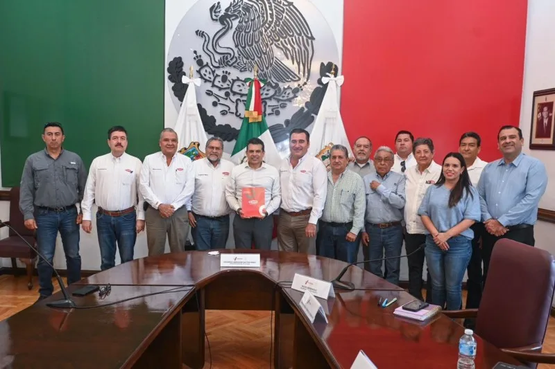 Acuerdan Municipio y CMIC seguir trabajando por Victoria.