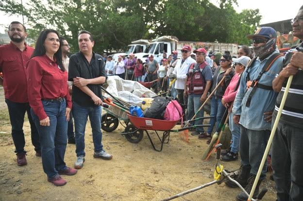 Encabeza Mónica Villarreal primer gran Operativo de Limpieza y Bienestar en la colonia Morelos