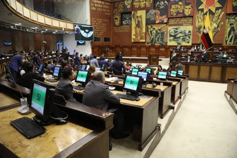 Parlamento de Ecuador avala ingreso de fuerzas extranjeras para combate al crimen
