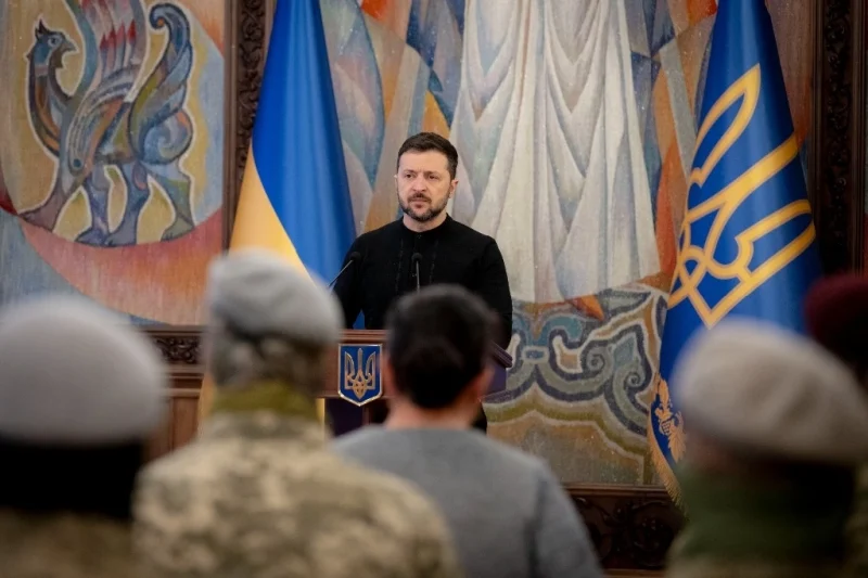 Zelensky, «dictador sin elecciones»; mejor que «se mueva rápido»: Trump