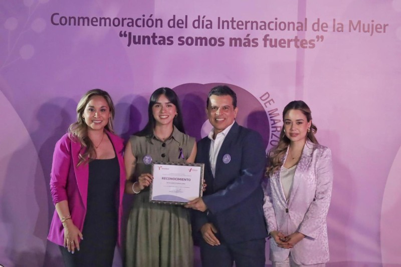 Rinde Ayuntamiento homenaje a cinco mujeres victorenses destacadas.