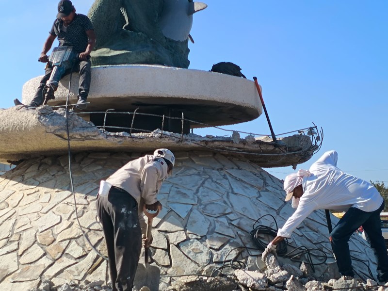 La escultura de “La Sirena” permanecerá en el boulevard Costero de Playa Miramar: Erasmo González