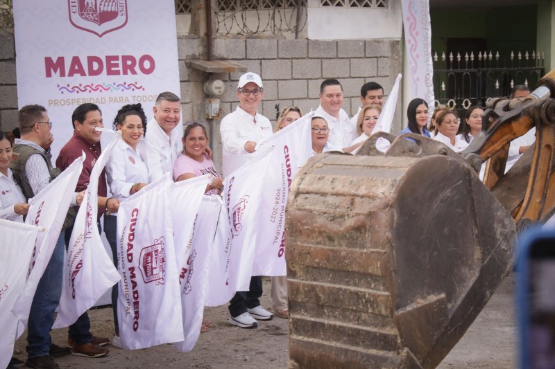 Erasmo González inicia en Ciudad Madero obra de pavimentación de inversión pública 2025