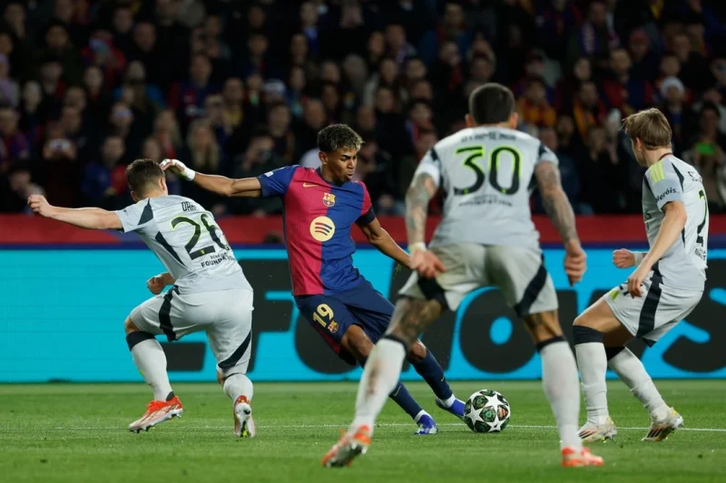 Barça avanza con autoridad a cuartos de final en la Champions