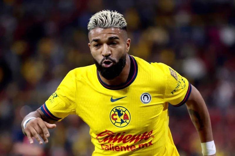 Búfalo Aguirre marca doblete y América es líder, vence al Atlas