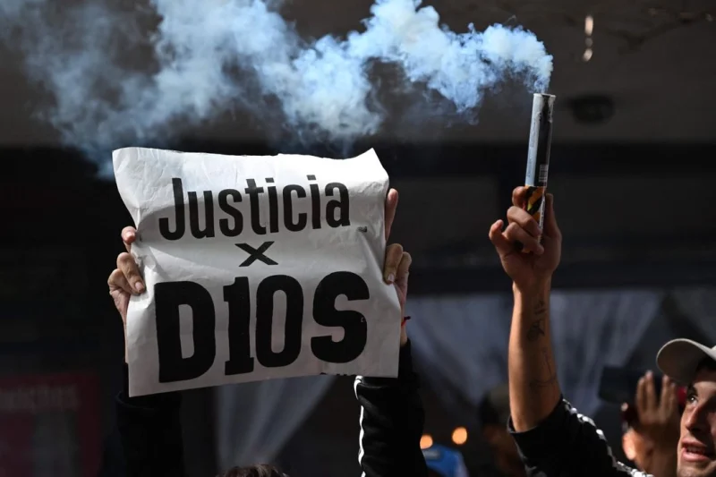 Inicia en Argentina juicio por muerte de Maradona; clamor por justicia