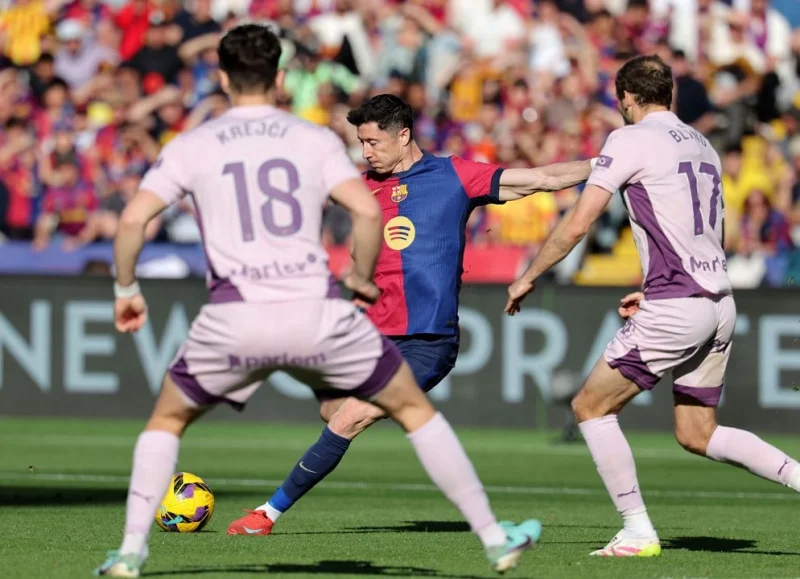 Lewandowski tumba al Girona y el Barça vuelve a ser líder