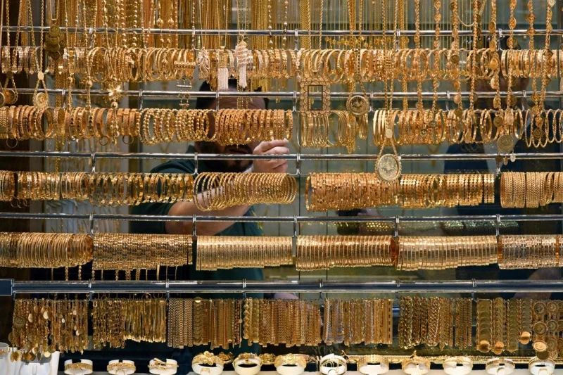 Precio récord del oro, en medio de incertidumbre por acciones de EU