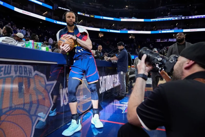Stephen Curry, primer jugador de la NBA en llegar a cuatro mil triples