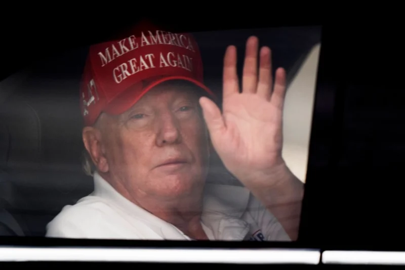Trump firma orden para cambiar proceso electoral en EU