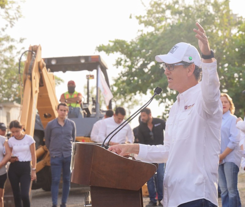 Erasmo inaugura una obra más; y da banderazo para otras dos calles pavimentadas en Ciudad Madero