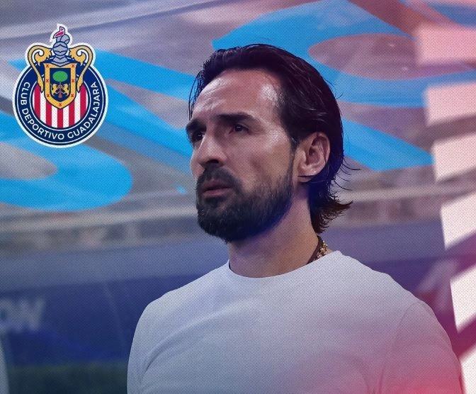 Cesan a Gerardo Espinoza como técnico de las Chivas