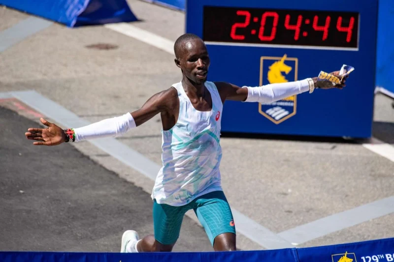 El keniano John Korir gana la edición 2025 del Maratón de Boston