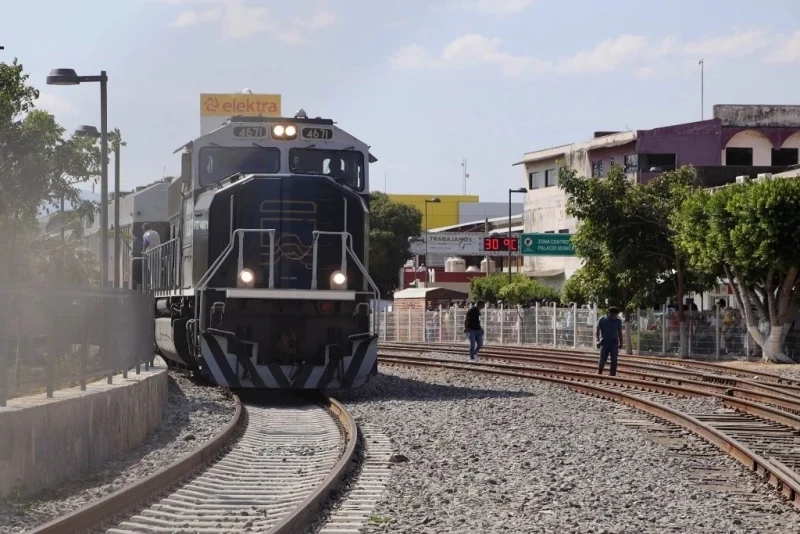 Envía Sheinbaum al Congreso iniciativa para reformar Ley del Servicio Ferroviario