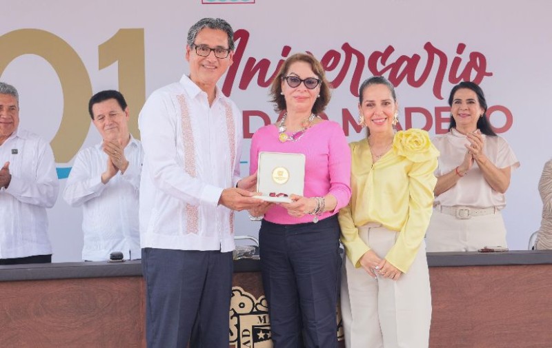 En 101 aniversario de Madero, Dra. Hortencia Castañeda Hidalgo recibe la medalla “Candelario Garza”
