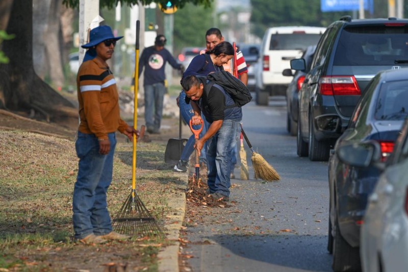 Intenso programa de limpieza en calles y avenidas de Ciudad Victoria