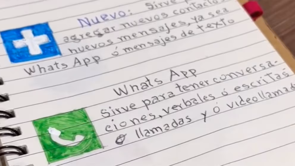 Un hombre de 93 años toma clases para aprender a usar el teléfono celular y sus apuntes enternecieron en las redes sociales