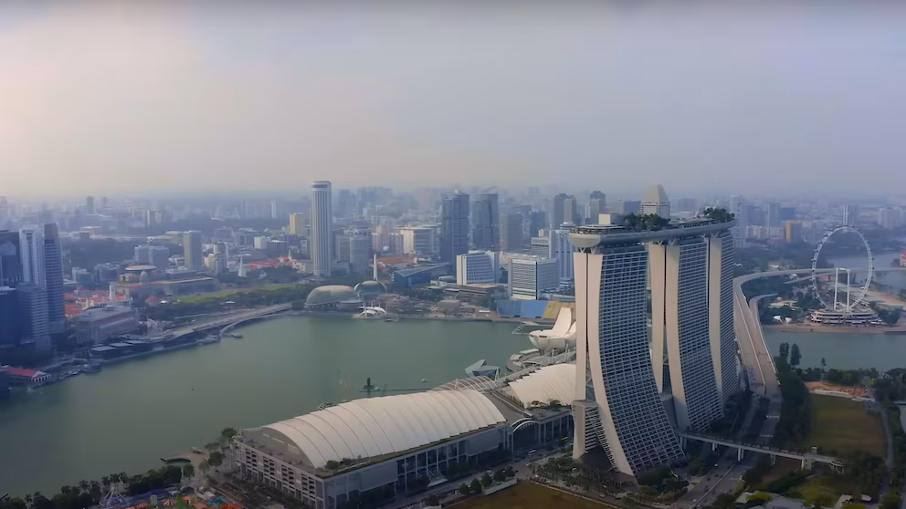Cómo se convirtió Singapur en la primera zona azul artificial del mundo: las medidas estratégicas para promover la longevidad y el bienestar