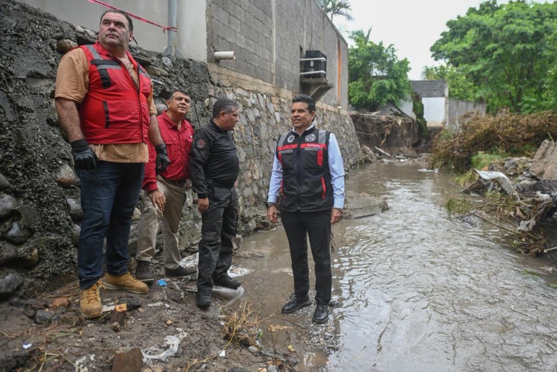Atiende alcalde daños por intensas lluvias en Victoria
