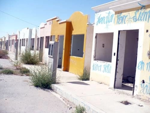 Analiza gobierno plan para regularizar 800 mil viviendas abandonadas
