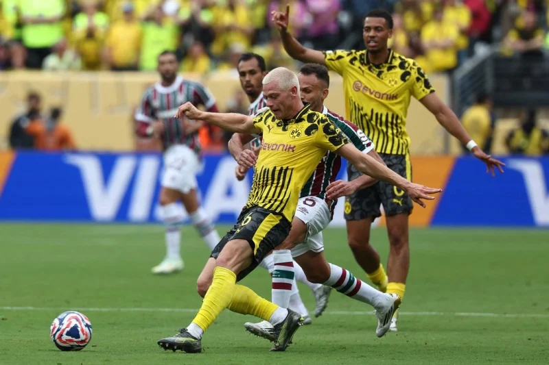 Fluminense deja con vida al Dortmund en el Mundial de Clubes