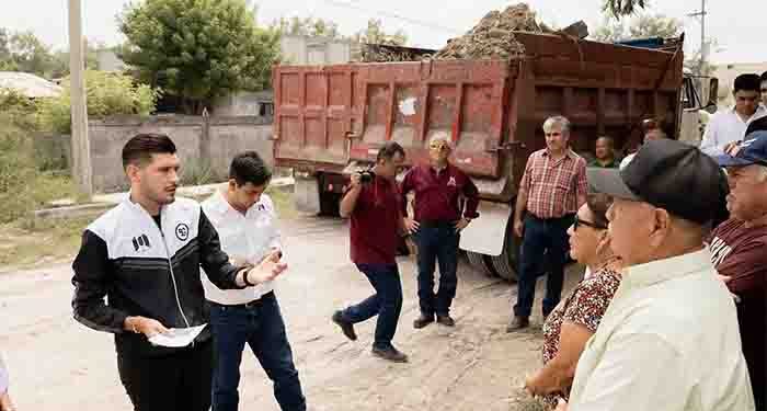 Beto Granados supervisa obra de pavimentación en colonia Ebenezer